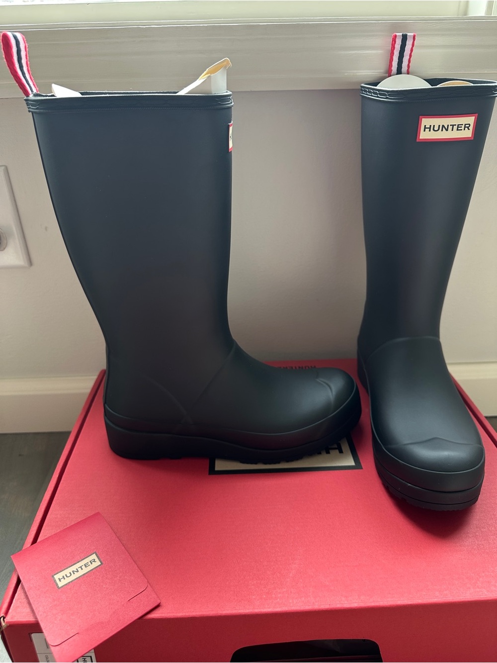 Hunter women's Matte Black Tall Rain Boots with Red-Trim Logo. Brand new in box - Picture 2 of 3